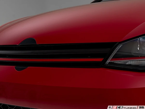 Golf R Badgeless Grille - With Red Strip