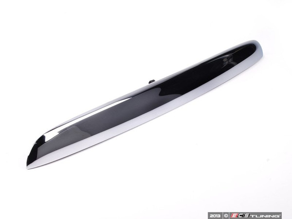 Trunk Lid Grip With LEDS - Chrome
