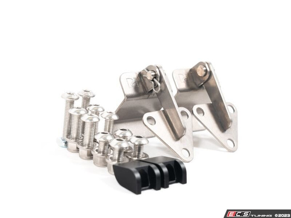 Rennline 911R Decklid Hinge - ES4690784