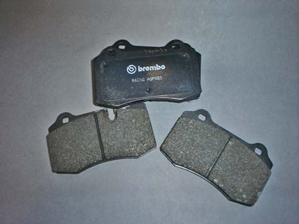 Dinan by Brembo Replacement Brake Pad Set - Front for BMW 525i E39 528i E39 530i E39 540i E39 M5 E39