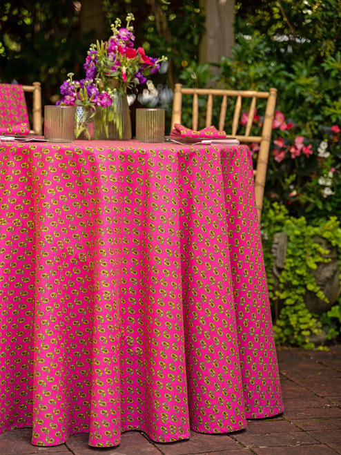 Jamavar Round Cloth - Magenta