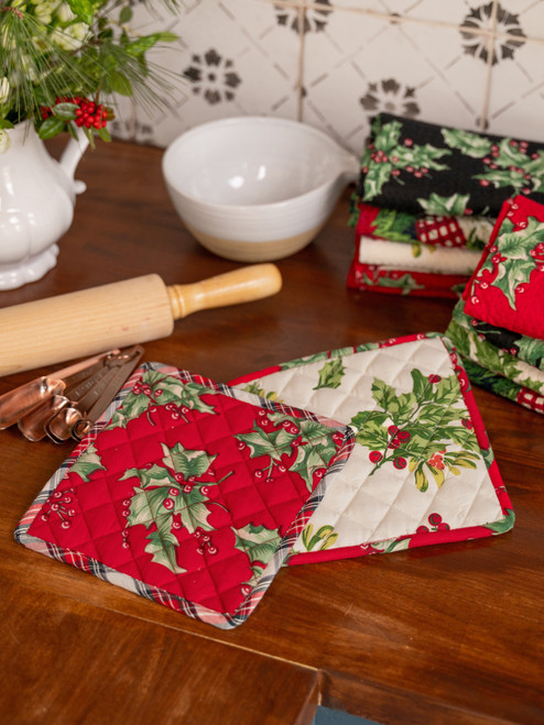 Holly Snow Patchwork Potholder Set of 2 - Multi