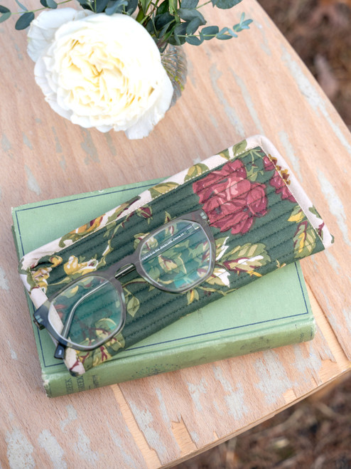 Winter Rose Glasses Case - Forest Green