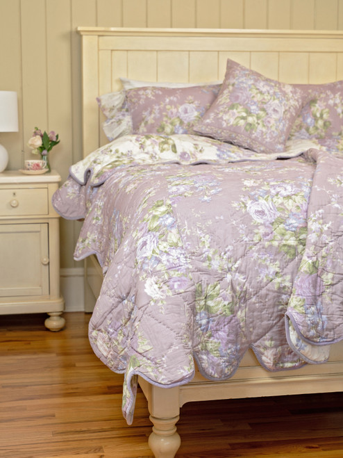 Cottage Rose Quilt - Lavender