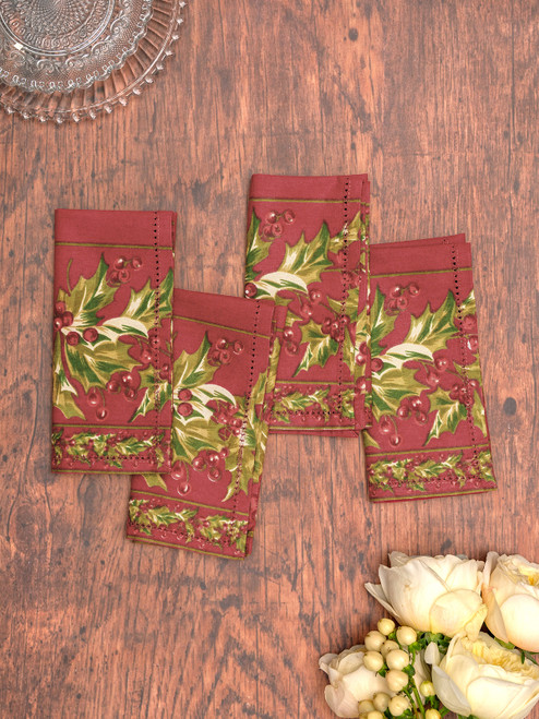 Winterberry Luncheon Napkin Set of 4 - Red