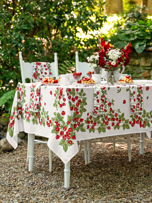 Love Strawberries Tablecloth - Soft White