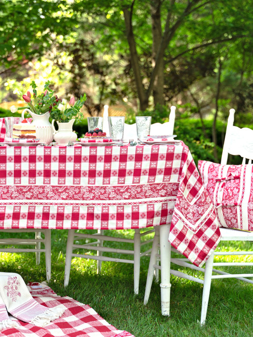 Charm Jacquard Tablecloth - Red
