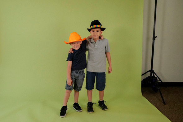 Superior Seamless Background Paper, 107"x36', #13 Tropical Green