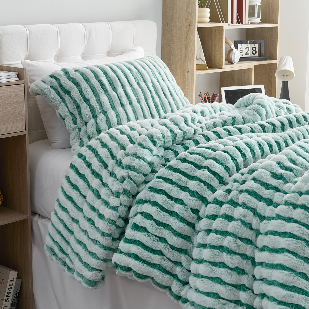 ふーちゃん様 オーダー スモーキーグリーン リース 50cm O-24 Freezin Waters® - Coma Inducer® Twin XL Comforter Set - Ocean Green