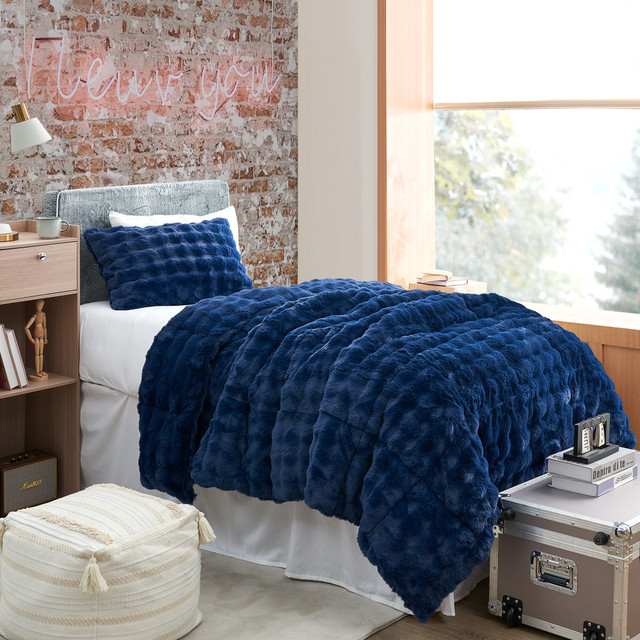 Cozy Dorm Comforter Set Reversible Blue Faux Fur Blanket College Bedding Essentials Neutral Dorm Decor Ideas Cozy Dorm Comforter Set Reversible Blue Faux Fur Blanket College Bedding Essentials Neutral Dorm Decor Ideas