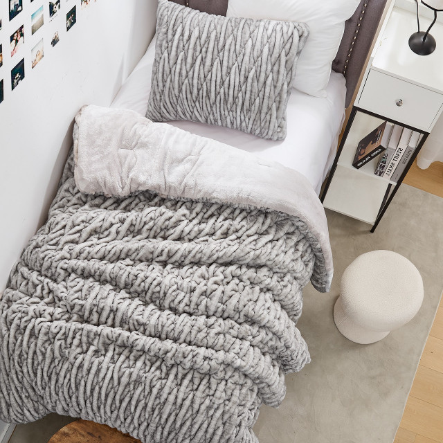 Extra Long Twin Bedding Set Faux Fur Comforter Cozy Dorm Decor Inspo Must Have College Essentials