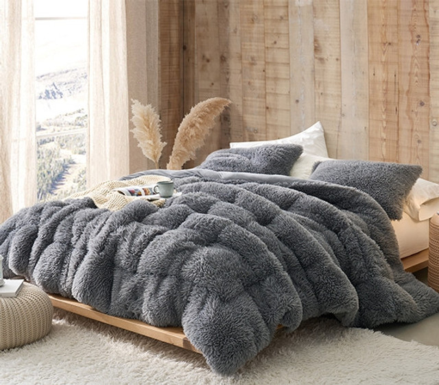 Designer Gray Dorm Bedding High Quality Comforter Oversized Faux Fur Blanket Full XL Bedspread College Apartment Housewarming Gifts