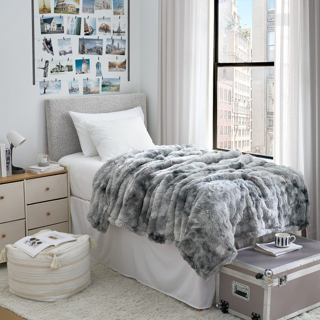 Snowball Chunky Bunny® - Coma Inducer® Twin XL Blanket - Monsoon Gray Snowball Chunky Bunny® - Coma Inducer® Twin XL Blanket - Monsoon Gray