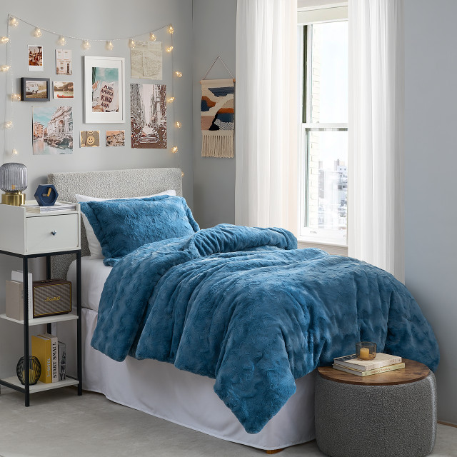 Machine Washable College Comforter 2 Piece XL Twin Dorm Bedding Set Made with Super Soft Plush College Bedding Materials