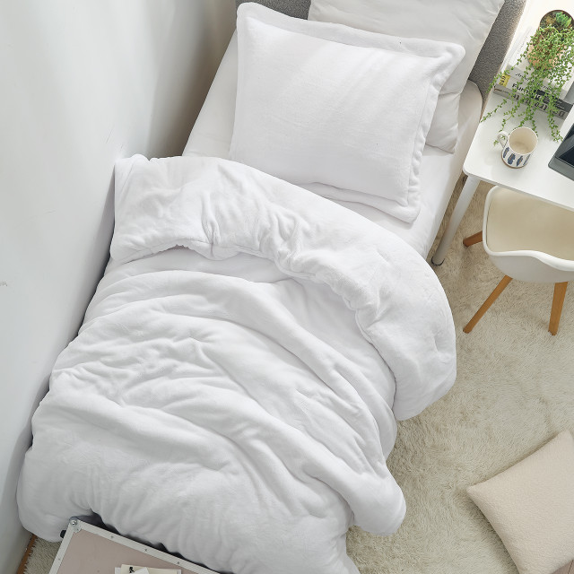 Cheap College Bedding Machine Washable Pure White Dorm Comforter Set Made with Short Plush Twin XL Bedding Materials