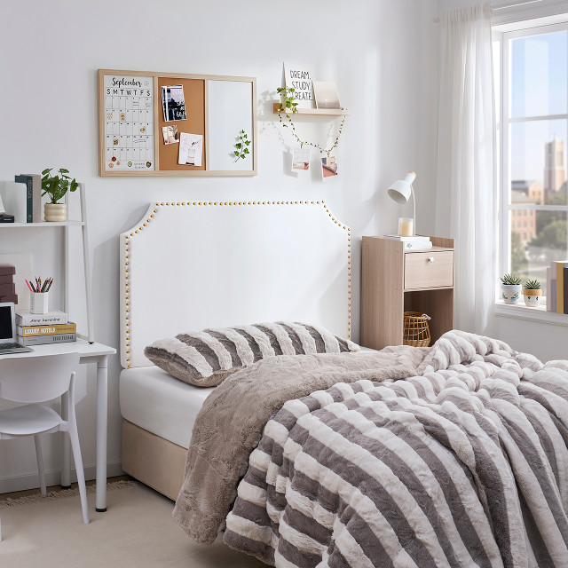 Full/Full XL - Bevel Tacked Plush Outlet Headboard with Legs - White with Gold Rivets