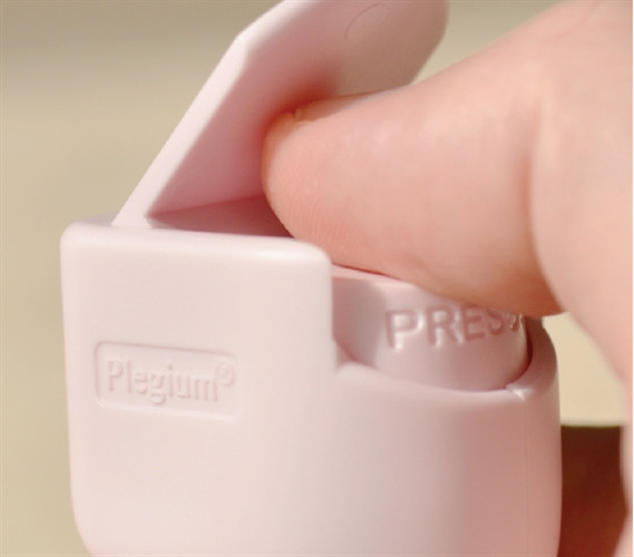 College Pepper Spray with Strobe Lights Siren and App Activated Notifications