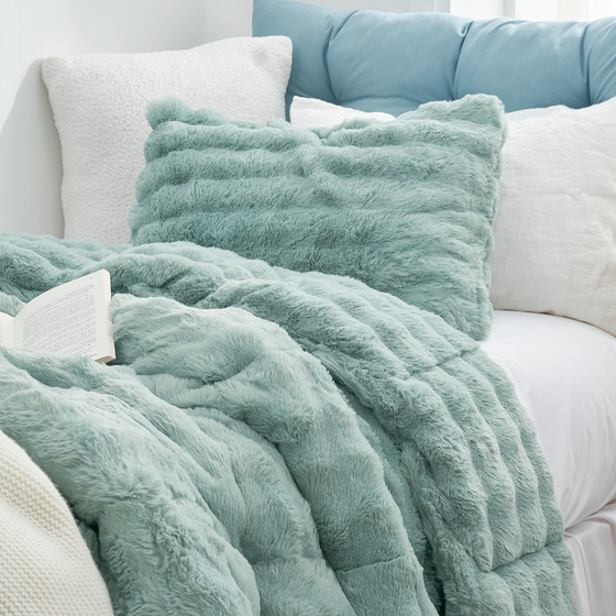 Extra Long Twin Bedding Fluffy Faux Fur Blanket Fluffy Oversized Green Bedspread for College Student Essentials Soft Luxury Dorm Comforter Set