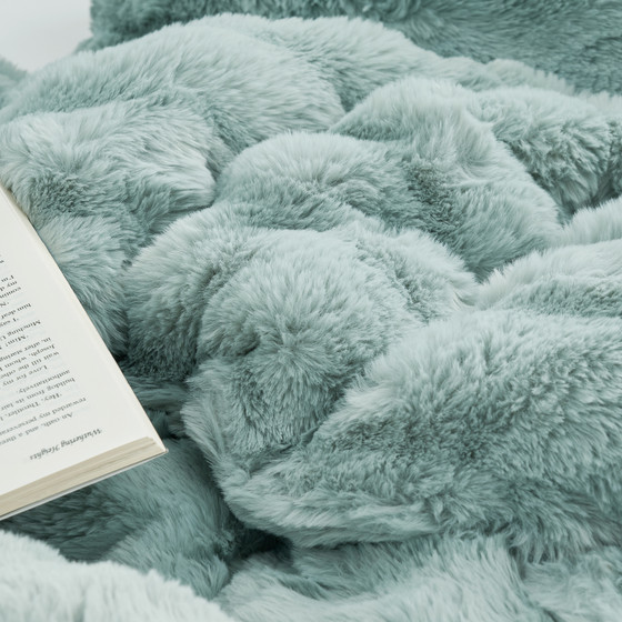 First Apartment Decor Green Dorm Comforter Twin XL Bedspread Fluffy Faux Fur Bedding College Must Haves for Freshmen Girls Essentials