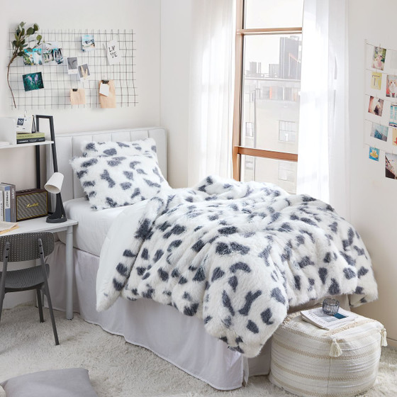 Luxury College Comforter Cozy Purple Cow Print Dorm Room Ideas Twin XL Farmhouse Bedding Set