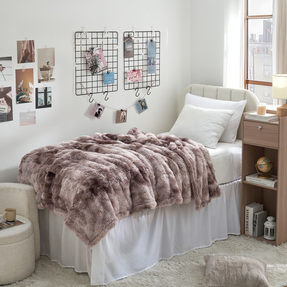 Twin Extra Long Blanket Set College Apartment Essentials Checklist for Guys Dorm Room Decor Brown Oversized Bedding Fluffy Warm Faux Fur