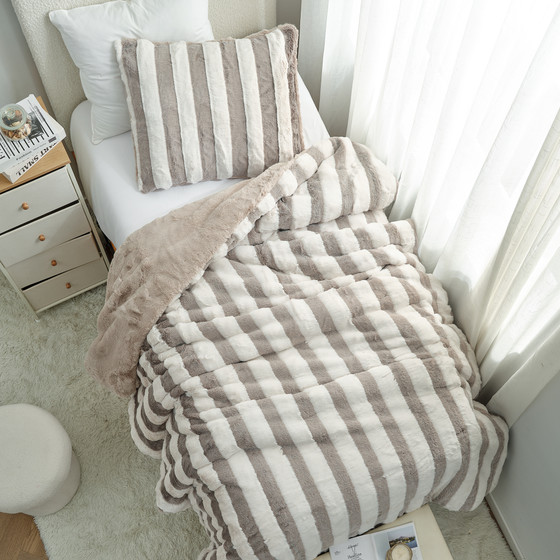 Extra Long and Extra Wide XL Twin Comforter Set Includes Oversized College Comforter and Standard Dorm Sized Pillow Sham