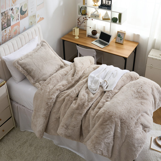 Warm and Cozy College Bedding for Dorm Rooms Faux Fur Plush Comforters Twin XL Size