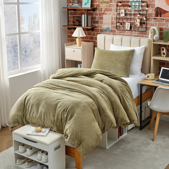 Most Comfortable College Bedding Essentials for College Guys Heavy Dorm Comforter Pillow Sham Set