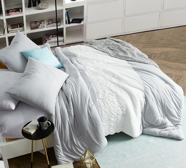 True Full / Full XL Size College Comforter Trendy Textured Dorm Bedding Essentials