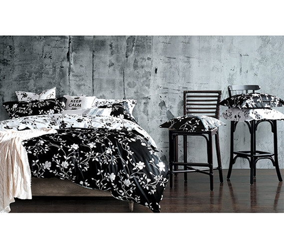 Moxie Vines - Black and White - Twin XL Comforter