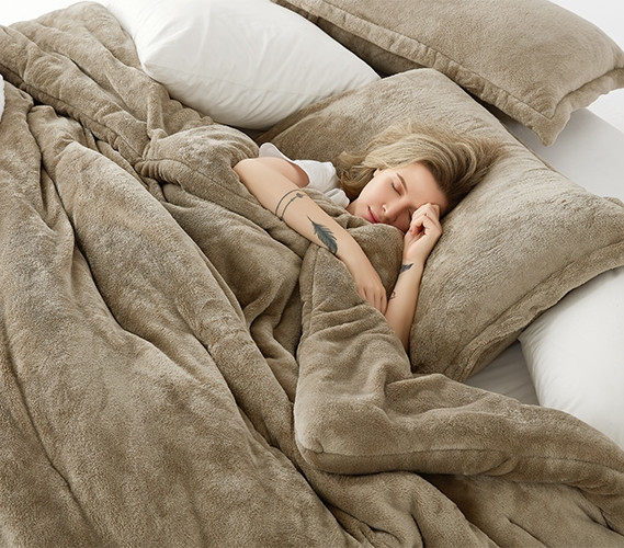 Fluffy Warm Fleece Twin Extra Long Comforter Set  Brown Oversized Bedding for College Apartment Essentials Checklist for Guys Dorm Room Decor