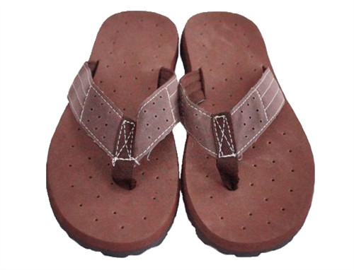 Comfortable Dorm Room Sandals to Keep Your Feet Dry - Cushion-Relax Shower Sandals - Sahara Brown