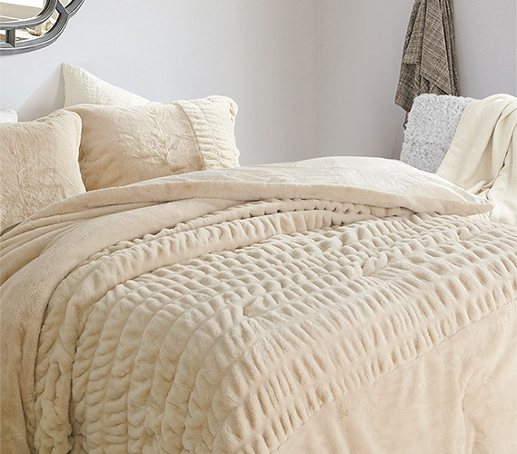 Luxury Dorm Bedding High Quality Faux Fur Comforter Set Twin XL Blanket Bedspread Boho Dorm Decor Girls College Supplies