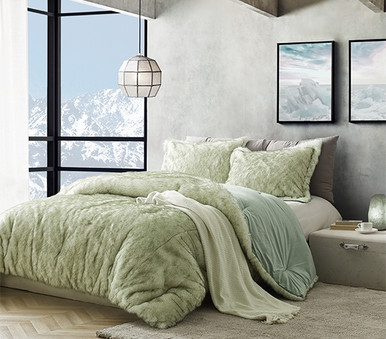 Designer Dorm Bedding - Premium Faux Fur Twin XL Comforter Set
