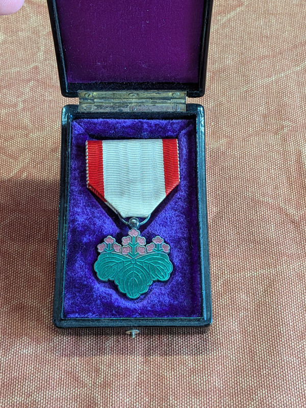 Order of the Rising Sun 7th Class Medal with Box