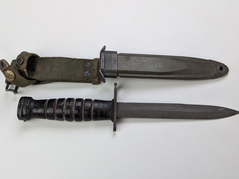U.S. WW2 M1 Carbine M4 Case Bayonet W/ Flaming Bomb
