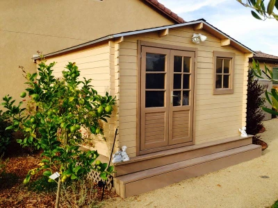 Optima shed in a customer garden — Beside the house