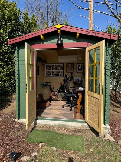 Shiba shed in a customer garden — Home gym
