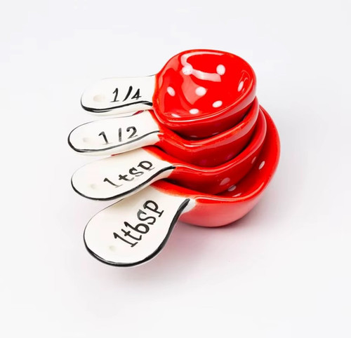 STACKABLE MEASURING SPOONS