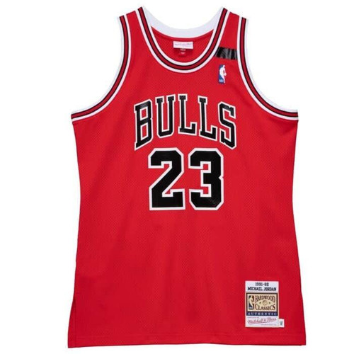 Mitchell  Ness Michael Jordan Chicago Bulls Red 1997-98 Hardwood Classics  Player Jersey