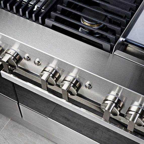 Jennair® NOIR™ 48" Dual-Fuel Professional Range with Chrome-Infused Griddle and Gas Grill JDRP748HM
