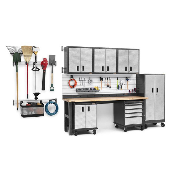 Gladiator® 6' (182.9 cm) Wide 9-Outlet Workbench Powerstrip GAAC68PSDG