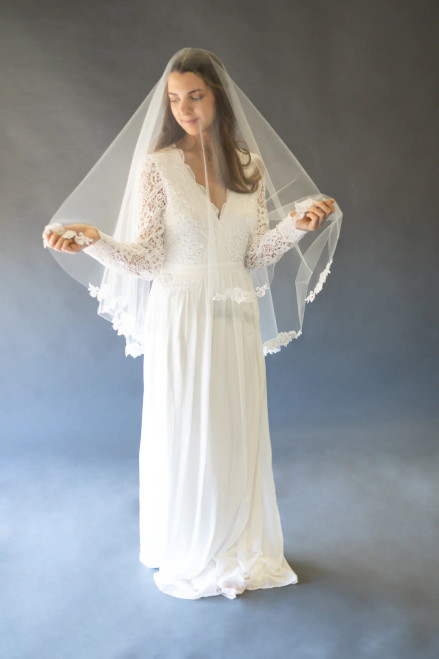 GWENDY DROP VEIL WITH APPLIQUÉS