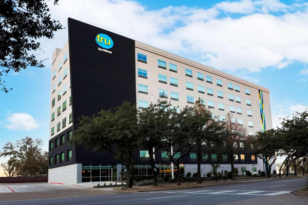 True by Hilton Dallas Market Center