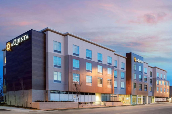 La Quinta lnn & Suites by Wyndham, Kansas City Beacon Hill