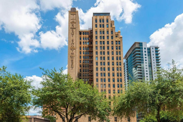 Cambria Hotel Houston Downtown Convention  centerS