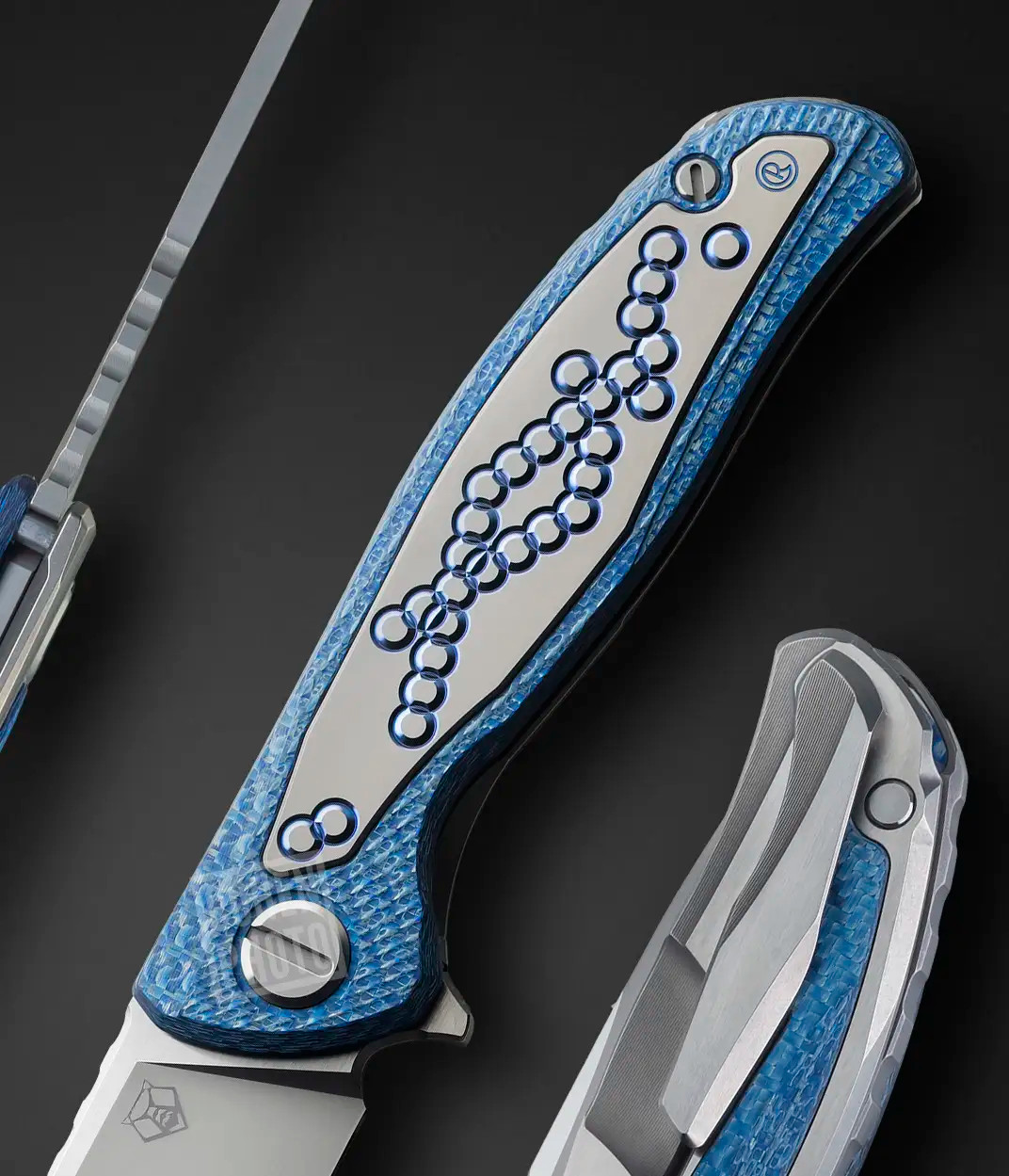 Hati CGG, Full-Sized, Lightweight Flipper-Folder with Titanium