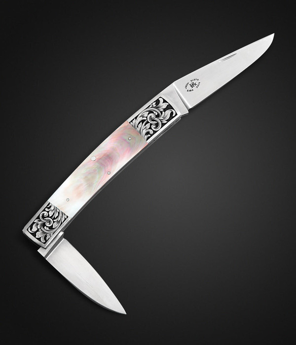 Hoel, Steve 2 Blade Folder with Black Lip Pearl, Engraved by: Lytton Mckenzie Hoel, Steve 2 Blade Folder with Black Lip Pearl, Engraved by: Lytton Mckenzie