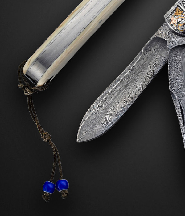 2 Blade, Panama Trapper with Antique Mammoth Scales by Tom Ploppert, Feather Damascus by Andrew Smith, Engraved by Joe Mason