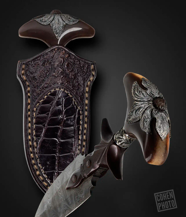 Large Push Dagger with Walrus Handle, Damascus Blade and Engraving, by Larry Fueganharry consignmnet 6950, Fuegen; lrg push dagger, walrus handle 3”bl 6”o